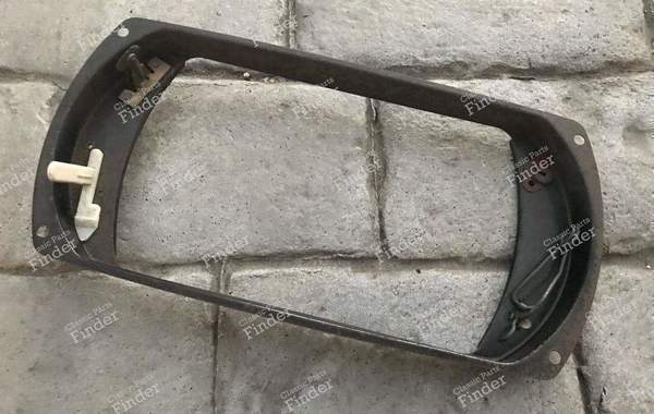 Platine de phare gauche Renault 15, 16 - RENAULT 16 (R16) - 671052- 0