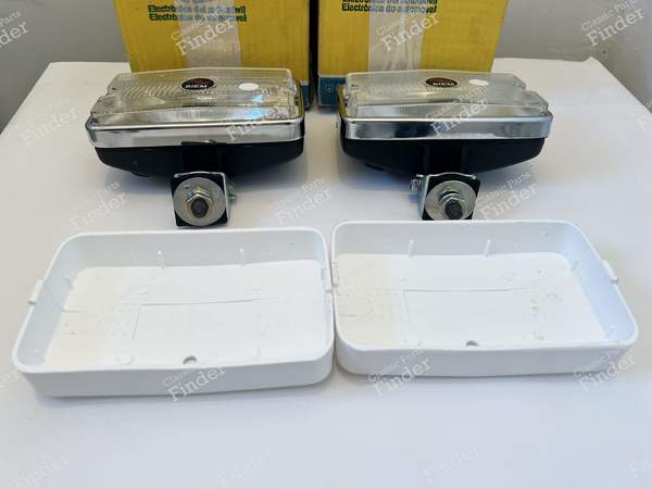 Paire de phare antibrouillards + caches - PEUGEOT 205 - 40283 / 7692- 5