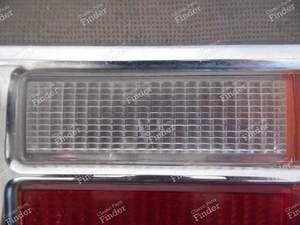 CABOCHON RIGHT TAIL LIGHT BMW 2000 "NEUE KLASSE - BMW 1500 / 1600 / 1800 / 2000 (Neue Klasse) - thumb-5