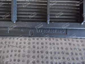 GRILLE CENTRALE NOIRE DE TABLEAU DE BORD - PORSCHE 944 - 477857187 (HP0)- thumb-4