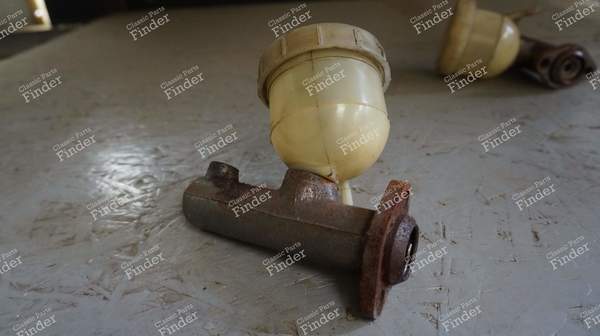 Master cylinder - PEUGEOT 304 - 4601.31- 1