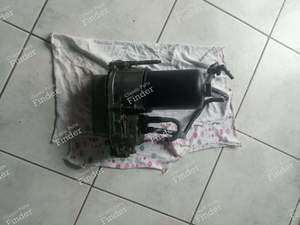 Oil filter radiator support for CITROËN C6