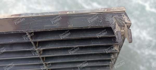 Front grille - PEUGEOT 504 - 3