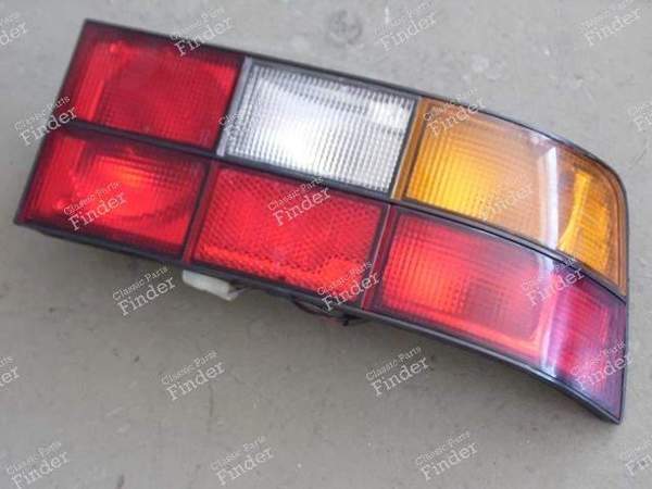 RIGHT TAIL LIGHT 477945216 PORSCHE 944 & 924 - PORSCHE 944 - 477.945.216- 0