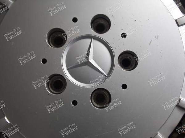 Leichtmetallfelge 'Gullideckel - MERCEDES BENZ 190 (W201) - 2014000702- 1