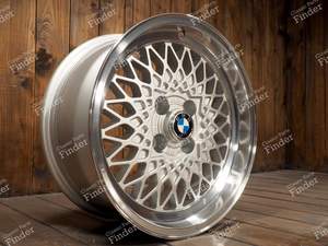 Melber Mesh 15 Zoll Leichtmetallräder Felgen 4x100 7Jx15 ET12 - BMW 2002, E21, E30 - BMW 1502 / 1602 / 1802 / 2002 / Touring (02-Serie) - thumb-5