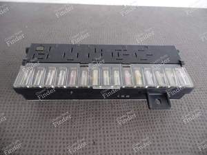 BOITE A FUSIBLES 477941813 PORSCHE 944 & 924 pour PORSCHE 924