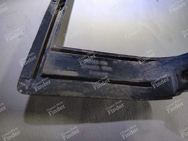 Entourage de phare gauche - Jetta - VOLKSWAGEN (VW) Golf I / Rabbit / Caddy / Jetta - 161853655- 2