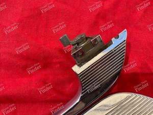 Zwei Türgriffe - BMW 1502 / 1602 / 1802 / 2002 / Touring (02-Serie) - thumb-5