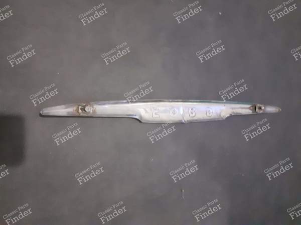 Rear trunk emblem - 47'-48 - FORD Super Deluxe - VF42514- 1