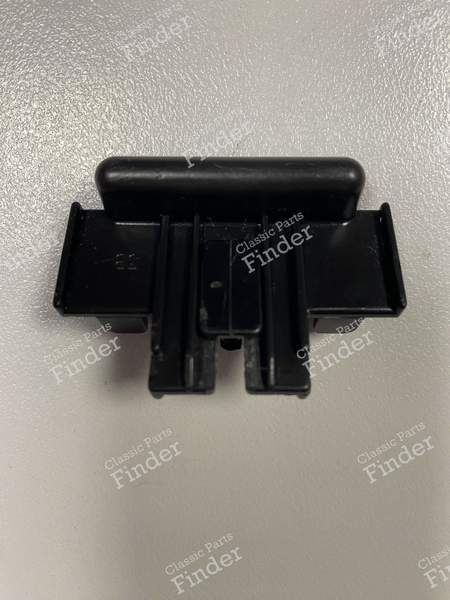 FERMETURE DE BOITE A FUSIBLE - PEUGEOT 205 - 1