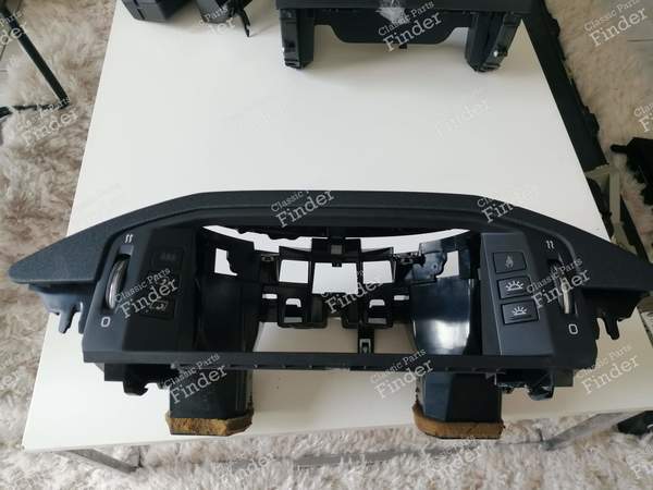 Verkleidung um den zentralen Bildschirm GPS etc. - CITROËN C6 - 2