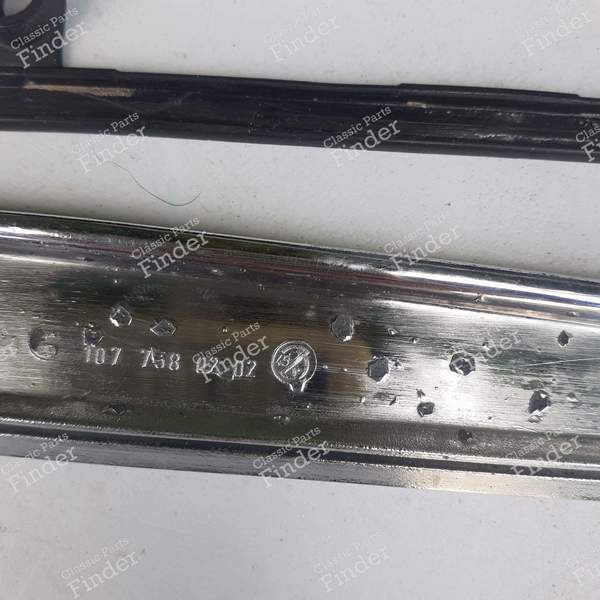 Poignée extérieure chromée de coffre arrière - MERCEDES BENZ SL (R107) - A1077580202- 3