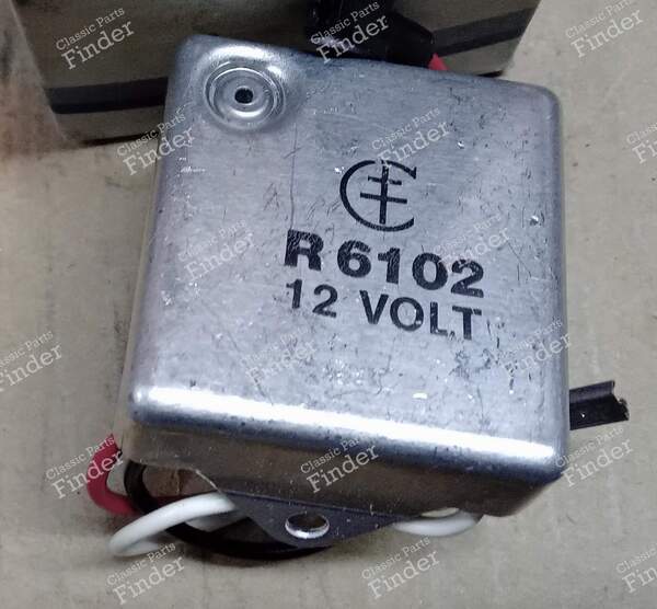 Régulateur d'alternateurs - AUSTIN FX4 (taxicab) - R6102- 0