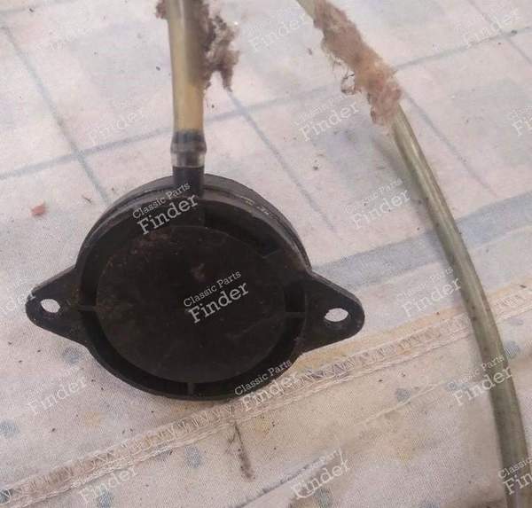 Windshield washer pump for R6, 8 and 12 - RENAULT 6 (R6) - 35 (?)- 2