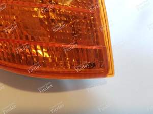 Right front turn signal light - MERCEDES BENZ C (W202) - Equiv. A 202 826 0243 / A2028260243- thumb-3