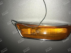 Right front turn signal light - BMW 1500 / 1600 / 1800 / 2000 (Neue Klasse) - 63131350976 / 231502R- thumb-1