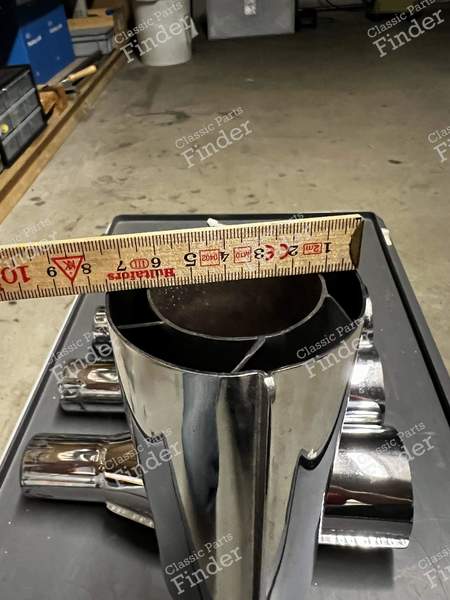 Sortie d'échappement de la Ferrari 250 Lusso - FERRARI 250 GT Lusso - 9