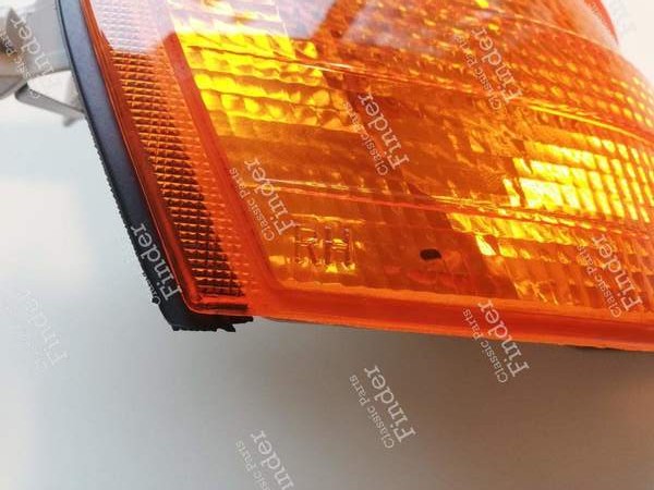 Right front turn signal light - MERCEDES BENZ C (W202) - Equiv. A 202 826 0243 / A2028260243- 2