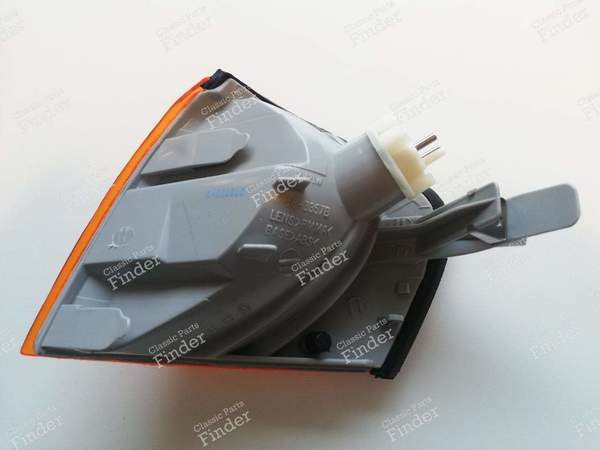 Right front turn signal light - MERCEDES BENZ C (W202) - Equiv. A 202 826 0243 / A2028260243- 4