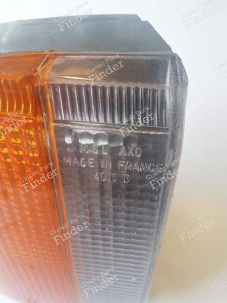 Feu de position / clignotant avant droit - PEUGEOT 305 - 4018D- 6