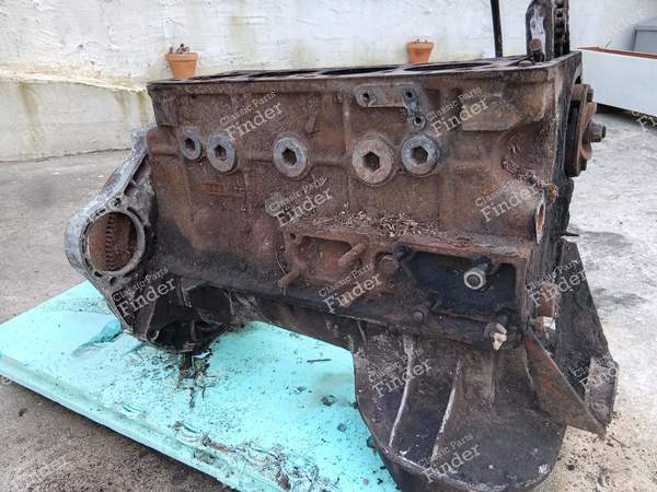 200 D Engine Block Parts - MERCEDES BENZ /8 (W114 / W115) - OM615.913- 4