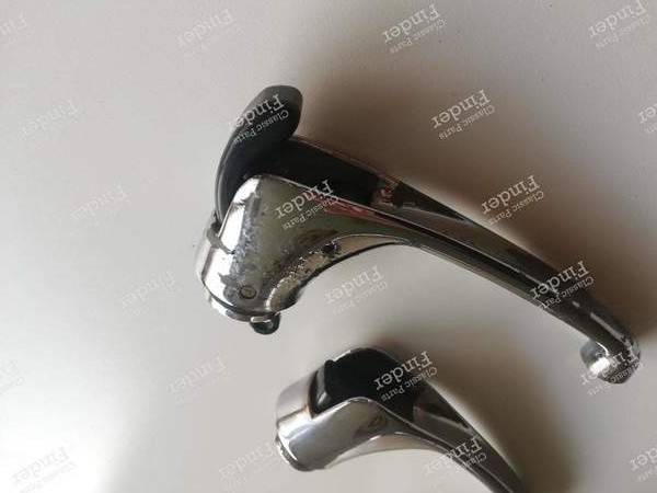 Deux poignées d'ouverture de porte arrières - CITROËN DS / ID - 7D5410632T (?)- 8