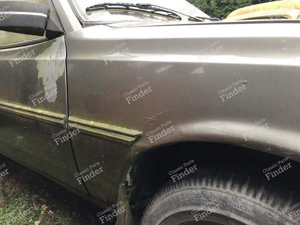 Aile avant droite - PEUGEOT 305 - 7840.71- 2