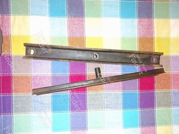 Support de groupe (moteur, boîte). - PANHARD & LEVASSOR PL 17 - 365.689 (PL)- 2