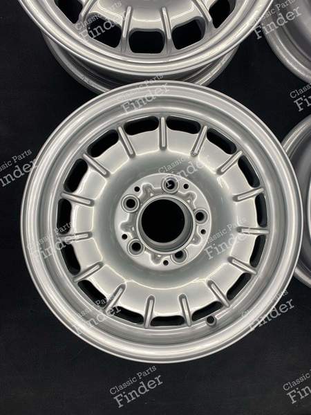 Original Baroque wheels for W123 5.5Jx14 ET30 1234001702 - MERCEDES BENZ W123 - 1234001702- 5