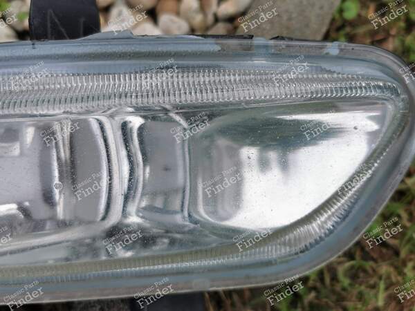 Front right fog light (older shape of front bumper) - PEUGEOT 406 Coupé - 67720881- 6
