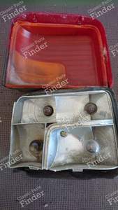 Lot de deux feux arrières - PEUGEOT 205 - 2208 G / 25.21- thumb-3