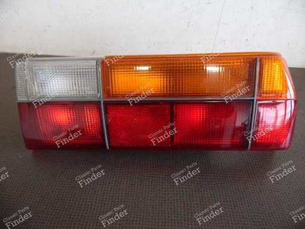 RECHTES RÜCKLICHT - PEUGEOT 305 - 112801- 0