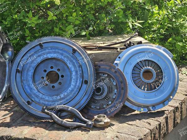 M116 (350) and M117 (450) manual transmission gearbox 4 speed - MERCEDES BENZ W108 / W109 - 1172611401 / 1172512501- 1