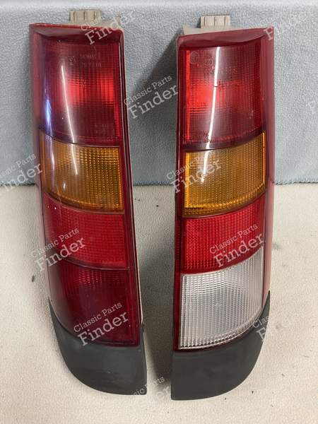 Feux arrière droit et gauche - RENAULT 5 (Supercinq) / Express / Rapid (R5) - 297201 (G) / 8076 (D)- 0