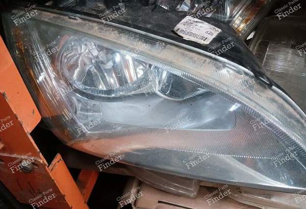 Optiques avant droite et gauche - FORD Focus II - 1480979 (D) / 1480990 (G) / 4M51 13029- 0