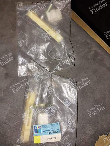 Patin coulissant pour toit ouvrant - PEUGEOT 505 - 8403.27 / 8403.28- 0