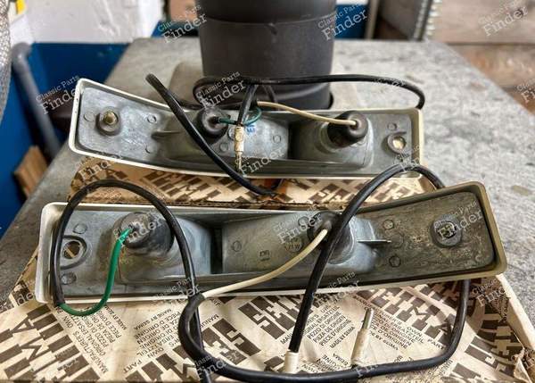 2 Two-tone turn signals - ALPINE A310 - 3125- 2