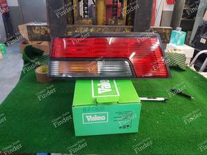 Feu arrière gauche - PEUGEOT 405 / Pars / Khazar