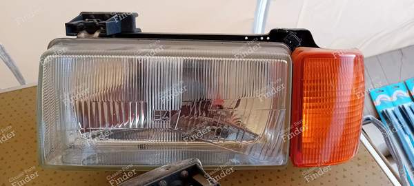 Optiques de phare + clignotant - AUDI 80 / 4000 / 5+5 (B2) - 1305621025 (D) / 1305621024 (G)- 1
