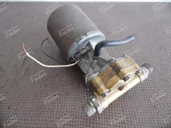 POMPE A ESSENCE 214347R TRIUMPH TR5/TR6/PI - TRIUMPH TR4 / TR5 / TR250 - 214347R- 2