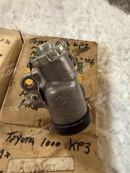 Ein Paar Vorderrad-Bremszylinder - TOYOTA Publica / 1000 (P30/P50) - 47510-19035- 1