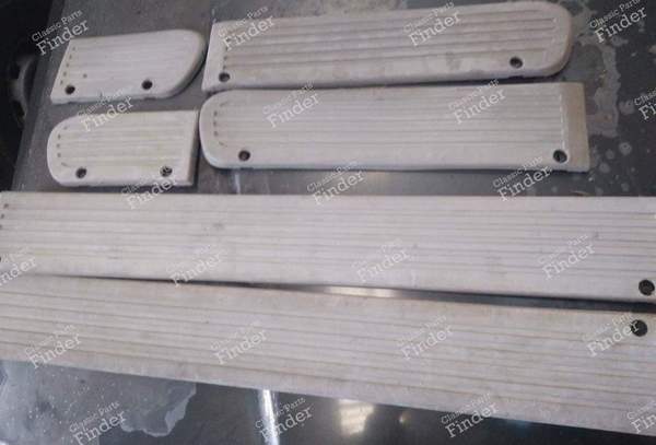 Set of door sticks - RENAULT 4 / 3 / F (R4) - 0