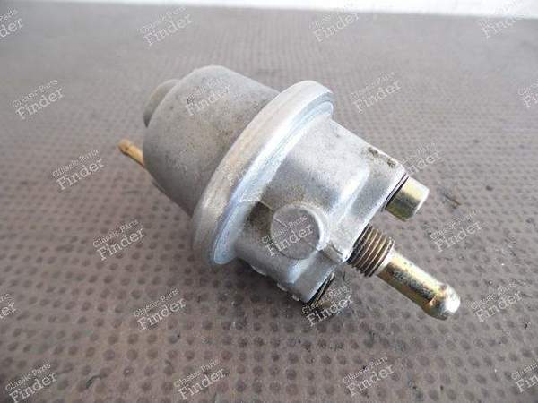 REGULATEUR PRESSION ESSENCE - VERSION HF - LANCIA Delta / Prisma - 7780352 / 7555041- 3